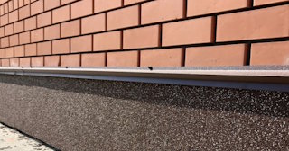 Облицовка цоколя керамогранитом в Пыти-Яхах в октябре