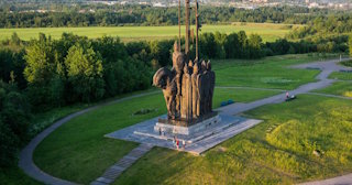 Благоустройство памятников в Пыти-Яхах от 916 руб. – компания ТротуарнаяПлитка
