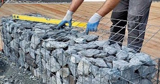 Устройство подпорной стенки из габионов в Пыти-Яхах в октябре